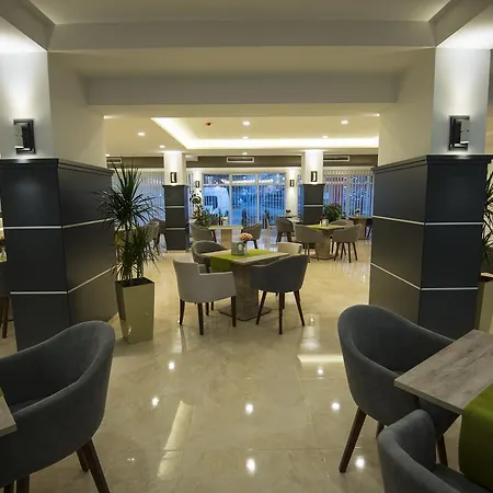 Village Hotell